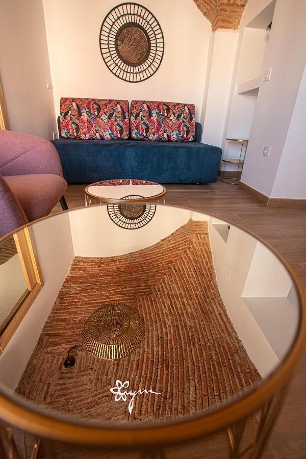 Apartamentos Turisticos Abrilymarzo Caceres Luaran gambar