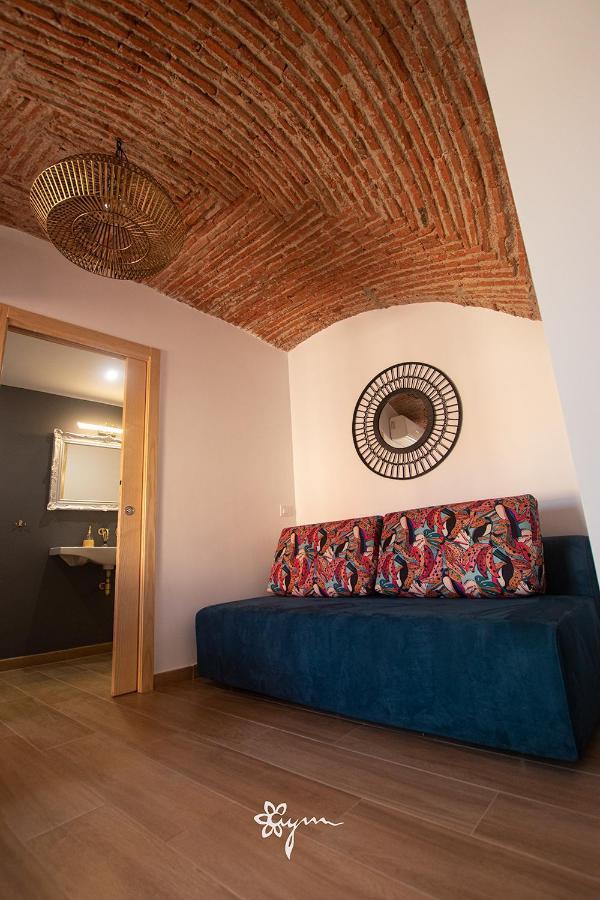 Apartamentos Turisticos Abrilymarzo Caceres Luaran gambar